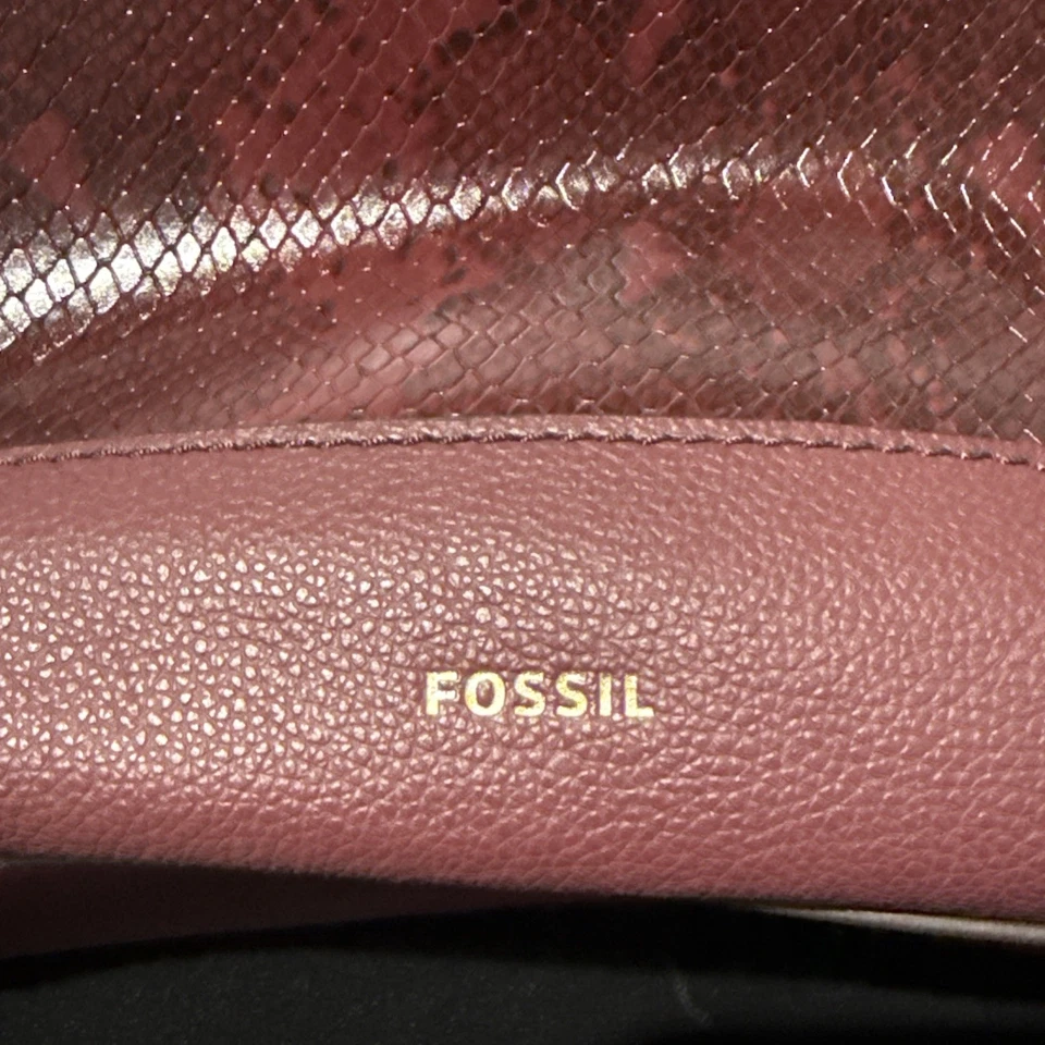 Bolsa satchel Fossil Kyler bolsa de mão vinho tiracolo pele de cobra textura em relevo - Imagem 2 de 4