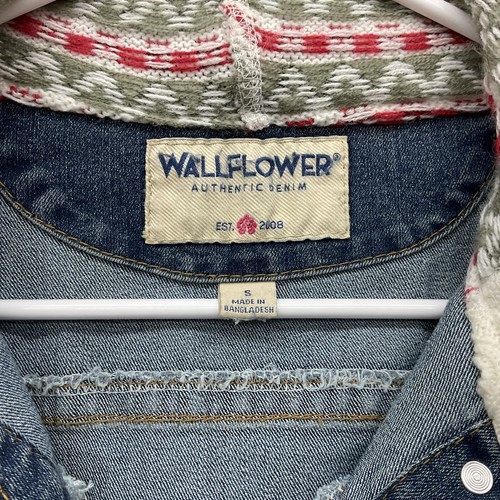 Chaqueta suéter vaquera para mujer talla S WallFlower Dreamer azul, gris y rojo - Imagen 3 de 8