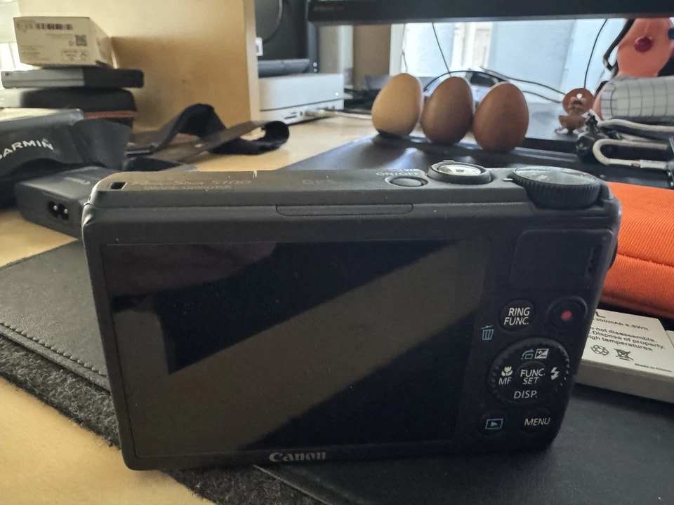 USED Canon PowerShot S100 12.1 MP CMOS Black - Image 4 of 4