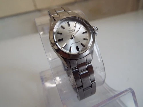 VINTAGE TUDOR ROLEX OYSTER LADIES WATCH.