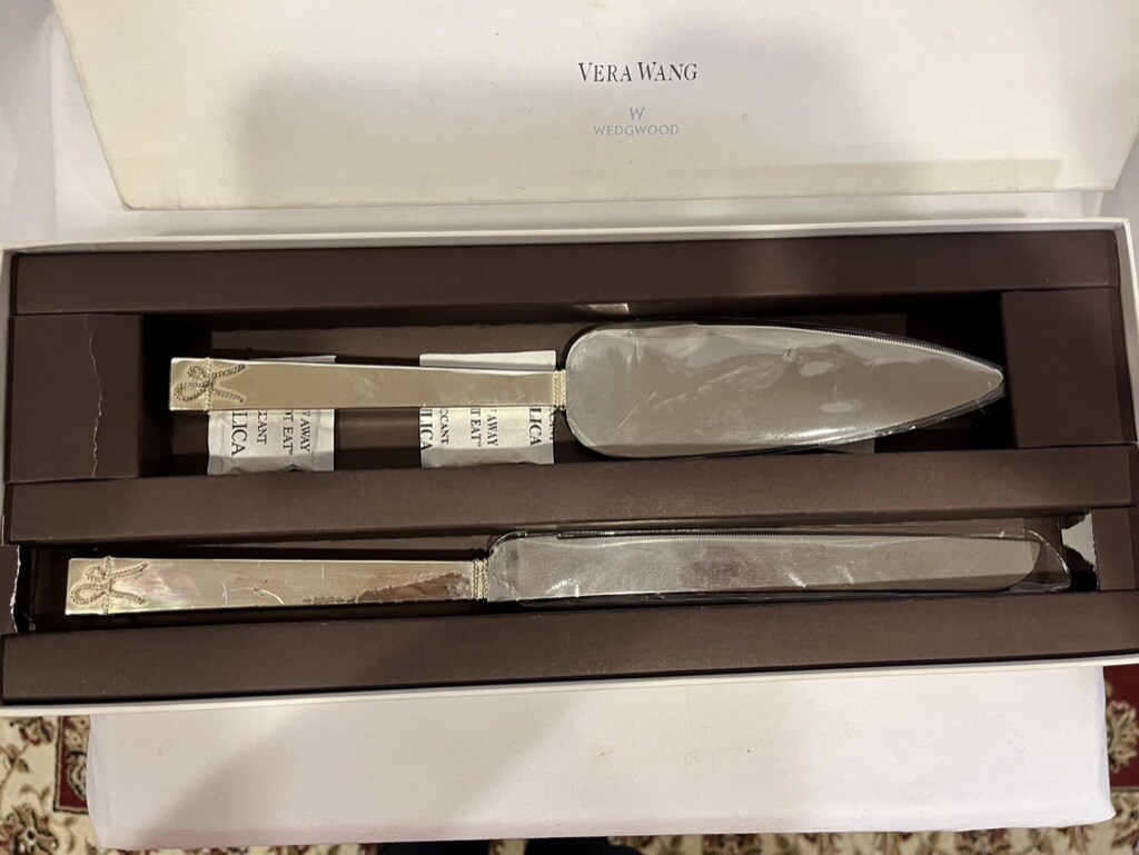 ウエッジウッド Vear Wang ステンレス製テーブルナイフ 4本セット Vera Wang By Wedgwood Cake Knife & Server Set Original Box Handle