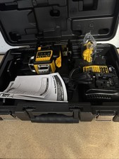 DEWALT DW089LG Line Laser Level - Green Kit With Battery And Charger