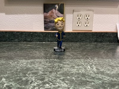 Fallout 76 Series 1 Vault Boy 5-inch Endurance Vinyl Figure