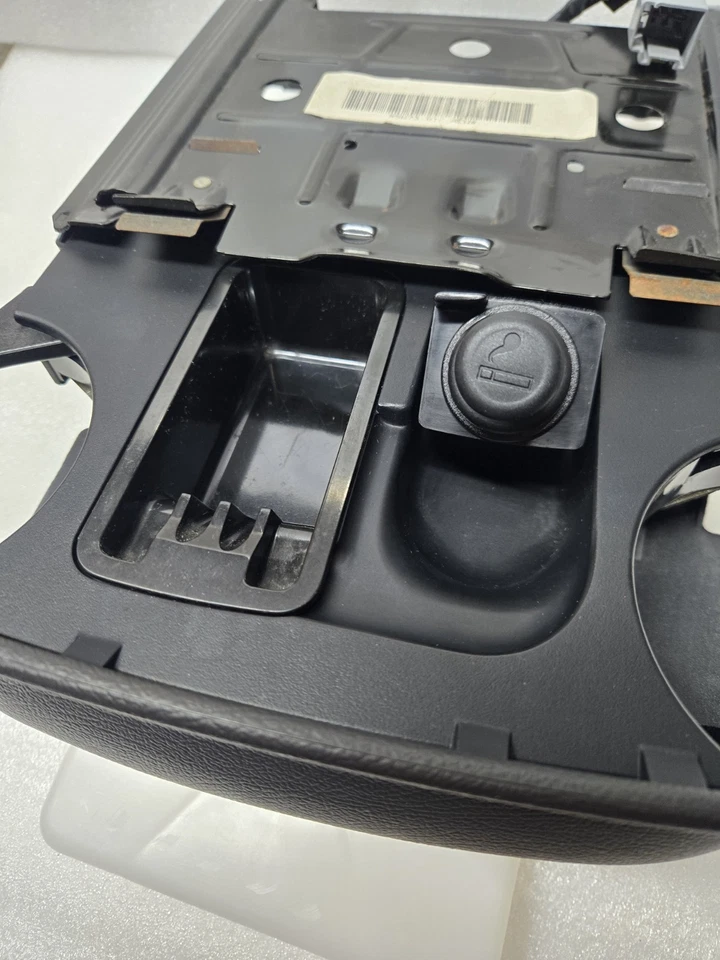 🔥Очень чистый🔥 выдвижной подстаканник Ford Crown Victoria Grand Marquis 5W73-810-AEW - Изображение 3 из 4