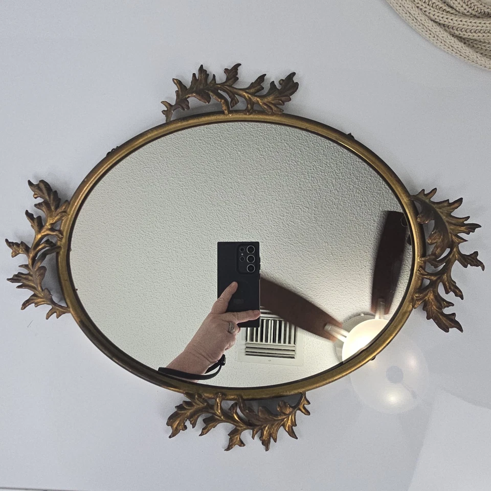 Espelho antigo de latão dourado com folhas ornamentadas PESADO - Imagem 2 de 4
