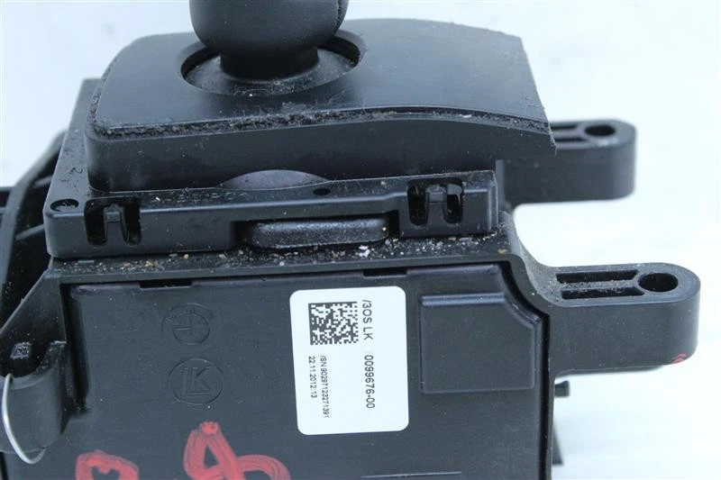 2013 BMW X3 AUTOMATIC FLOOR SHIFTER AUTO GEAR SHIFT 1133907 - Image 4 of 4