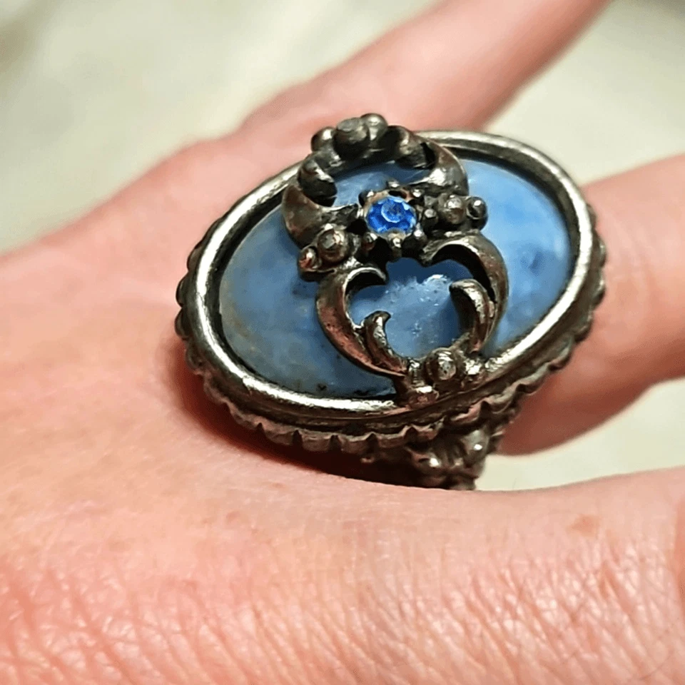 Antiguo Anillo Gótico Steampunk Alto Relieve Pasta Azul Tono Plata Foto 2 de 4