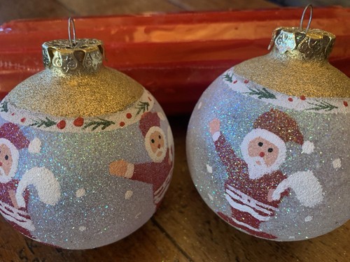 Set 2 Vintage Hand Painted Santa Ornaments  - Bild 7 von 9