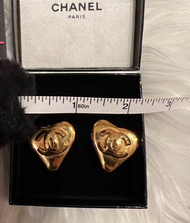 Chanel vintage 93P 24k gold plated heart clip on earrings
