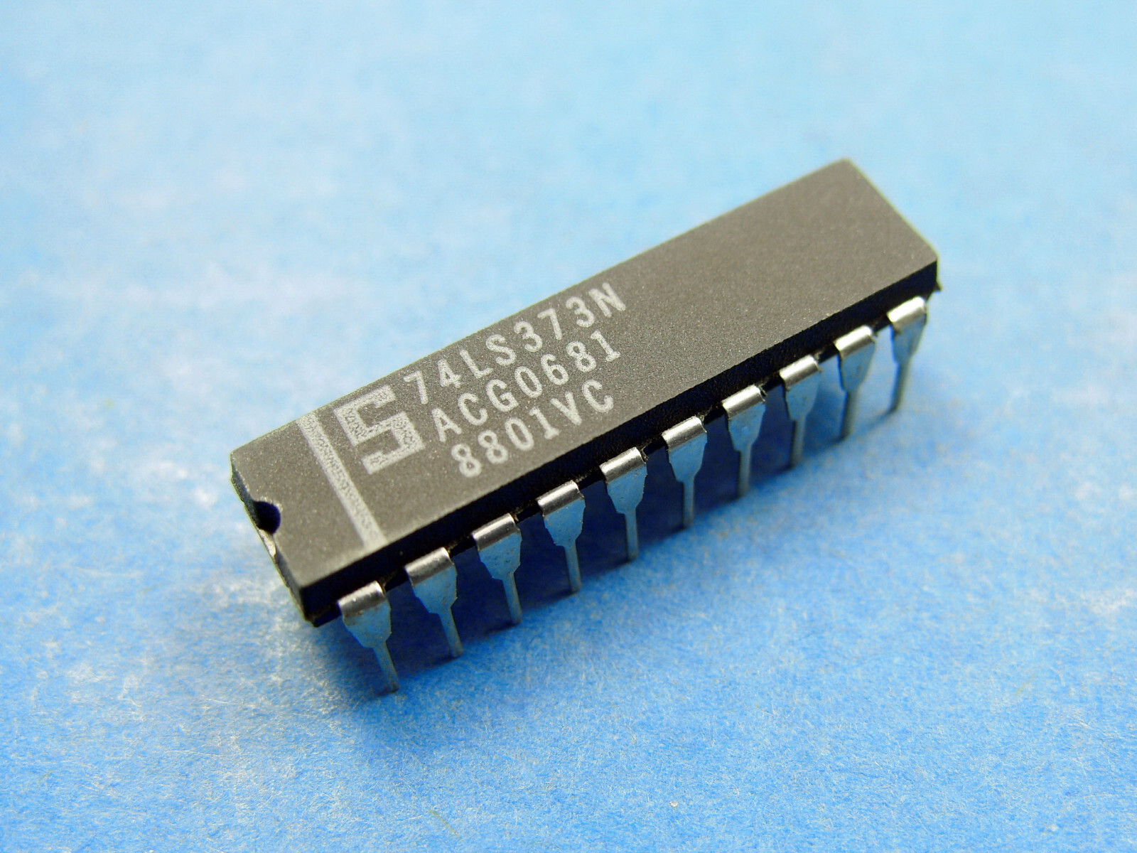 74ls373