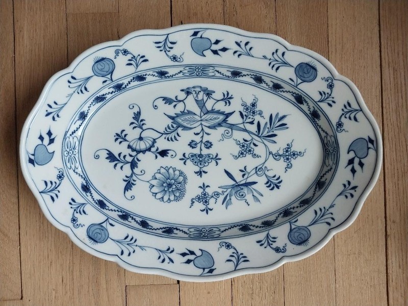 ANTIQUE MEISSEN BLUE ONION Large Oval Serving Platter Length 14" Cross Swords