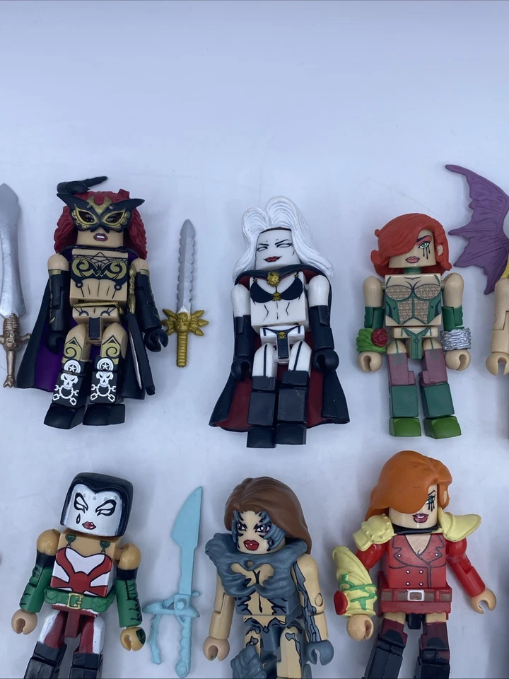 Lote de 16 mujeres fatales y sombríos cuentos de hadas minimates-Witchblade-Lady Death Foto 3 de 4