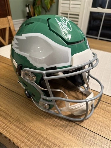 Saquon Barkley Signed Eagles Kelly Green SPEEDFLEX Authentic Helmet Beckett COA