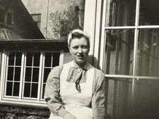 ✚ Foto junge hübsche Frau Rotkreuzschwester Hamburg 50er Jahre Vintage 9x6