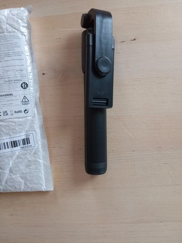 Perche Selfie Stick Bluetooth Trépied Extensible + Télécommande Pour Téléphone - Photo 2 sur 5