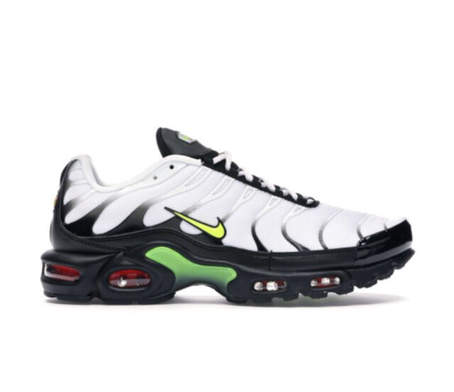 nike air max plus black volt
