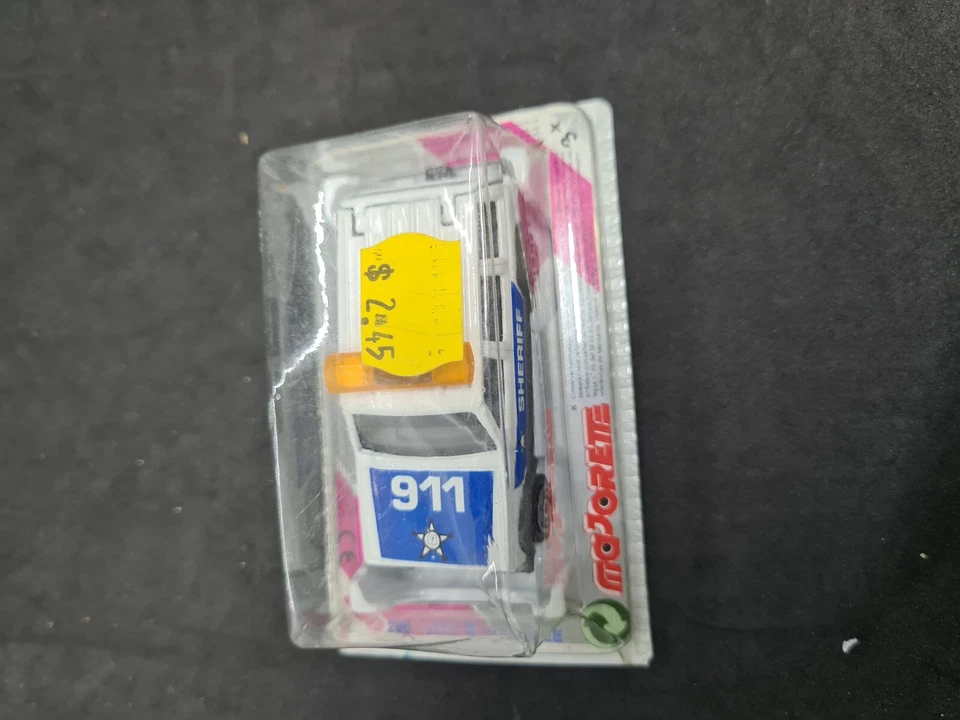 New Majorette Jeep Cherokee Sheriff #285 Series 200 White/Blue Police SUV 1:60 - Image 3 of 4