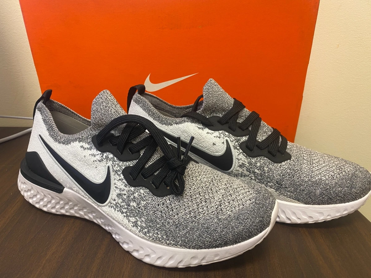 Nike epic hotsell react black white