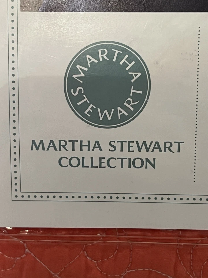 NUEVO Edredón Reversible Martha Stewart Bandeau DOBLE Coral Rosa y Blanco Foto 2 de 4