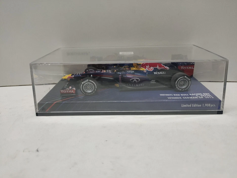 Red Bull RB9 Vettel Winner German GP 2013 1/43 Minichamps - Photo 2/4