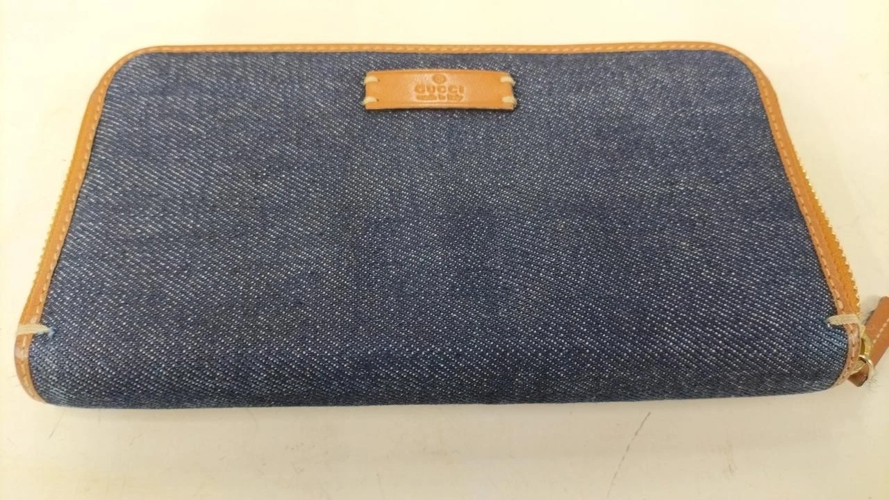 Gucci — GUCCI denim long wallet round zipper