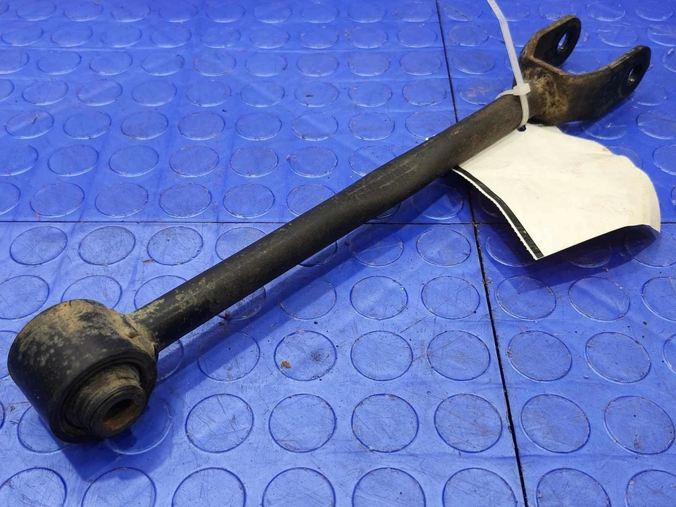 Brazo de control transversal inferior trasero izquierdo o derecho Nissan 370Z 09-20 OEM Foto 2 de 4