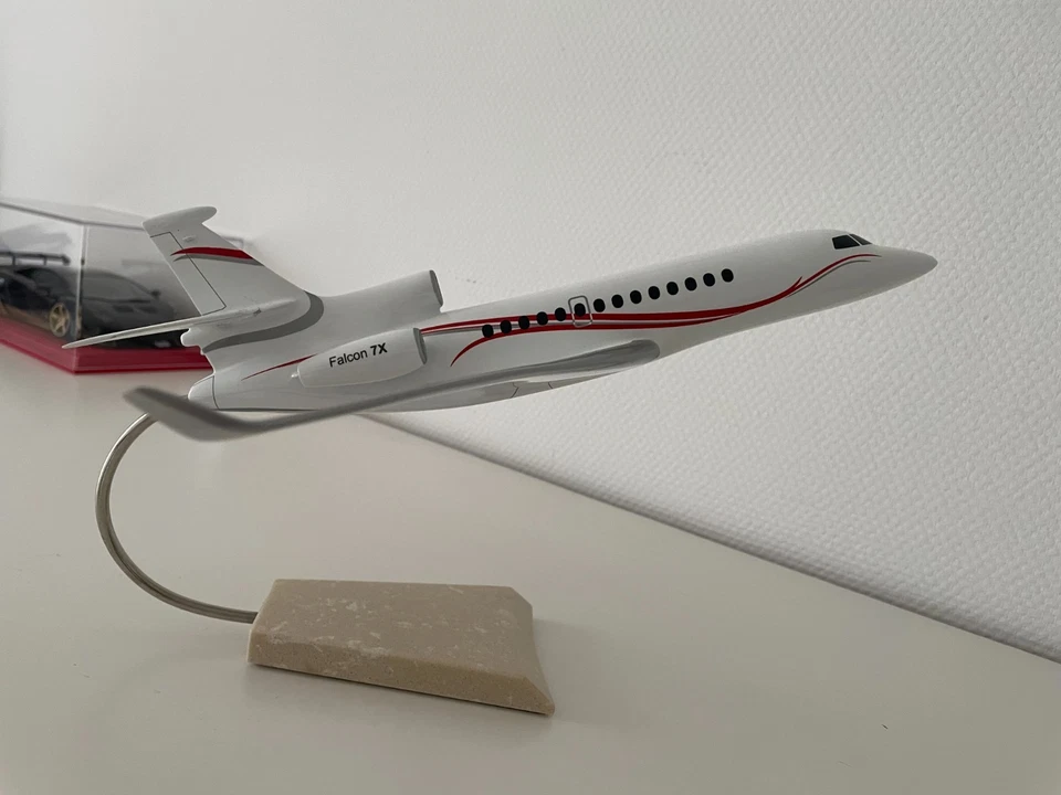 Maquette Avion d'Affaires Falcon 7X Dassault Aviation au 1/72 Résine (Cassé) - Photo 2/4