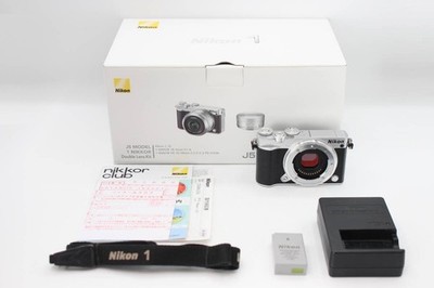 Nikon 1 J5 schwarz kompakte Digitalkamera 20,8 MP optischer Zoom 3x...
