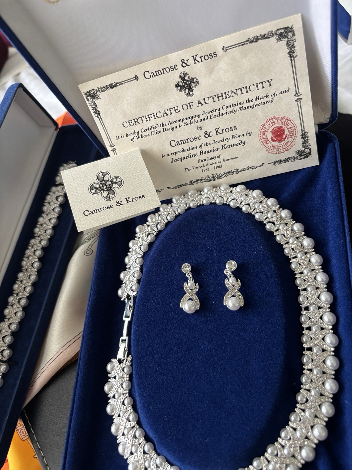 CAMROSE & KROSS JACQUELINE JBK PEARL CRYSTAL NECKLACE BRACELET EARRING SET,COA