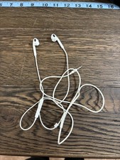 Apple EarPods with 3.5mm Headphone Plug