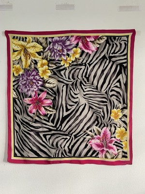 JOBIS pink Floral Silk Women's Scarf W/ Giraffe Pattern 34”/32