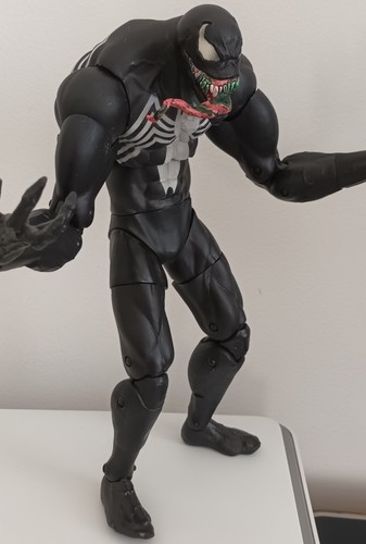 Toy Biz Marvel 12” 30 cm Venom Deluxe Action Figure (2005) - Picture 3 of 7