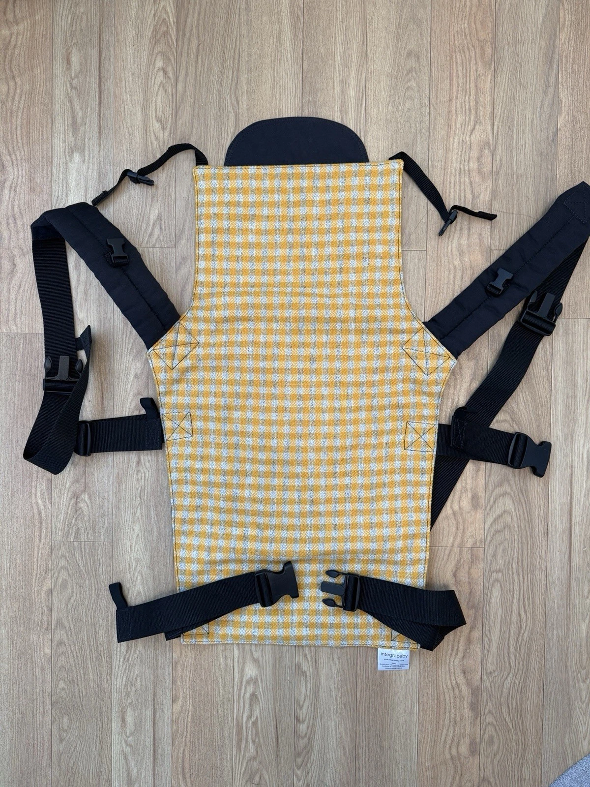 Integra Toddler Carrier Sling (connecta Baby ) Harris Tweed Ochre Size 2 18m-3.5
Opens in a new wind