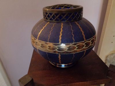 Jugendstil Böhmisches Kobaltblau mit vergoldetem/Golddec Glas Rosenschale mit Frosch