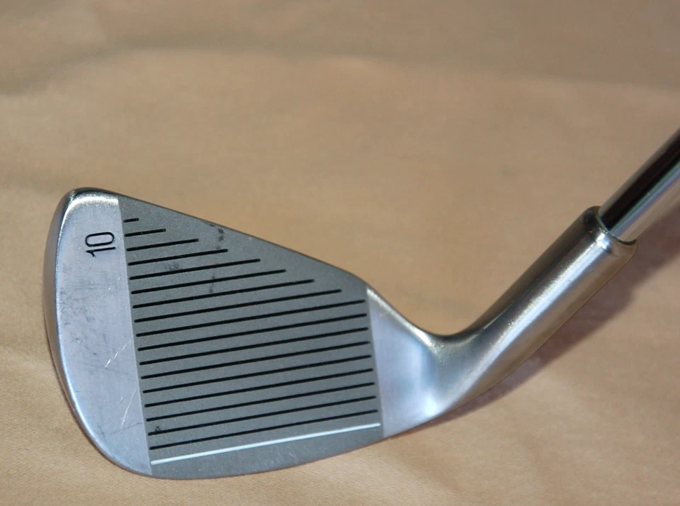 Ladies' SQUARE TWO ~ #10 Pitching WEDGE ~ RH Golf Club ~ Metal Shaft - Image 2 of 4