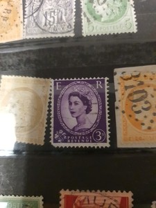 Rare Queen ÉLISABETH 3D Postage Stamp ROYAL MAIL 3D Purple 