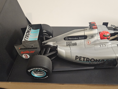 Mercedes GP F1 Team MGP W01 Michael Schumacher 2010 1:18