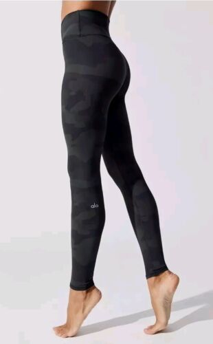 ALO High Waist Vapor Leggings Hunter Camouflage Green Black M NWOT $141