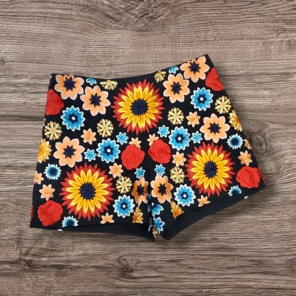 Pantalones Cortos Alice + Olivia Negros Cintura Alta Talla 2 Multi Floral Cremallera Multicolor Margarita Foto 2 de 4