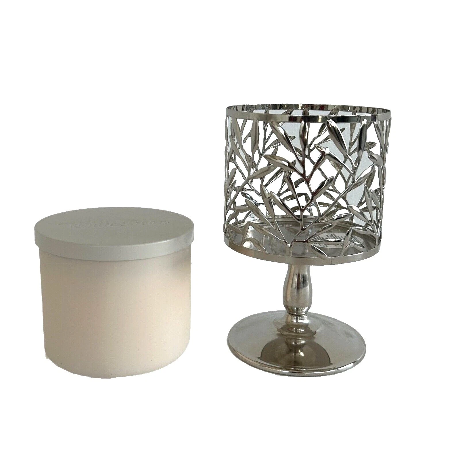 Белые белые подсвечники и аксессуары