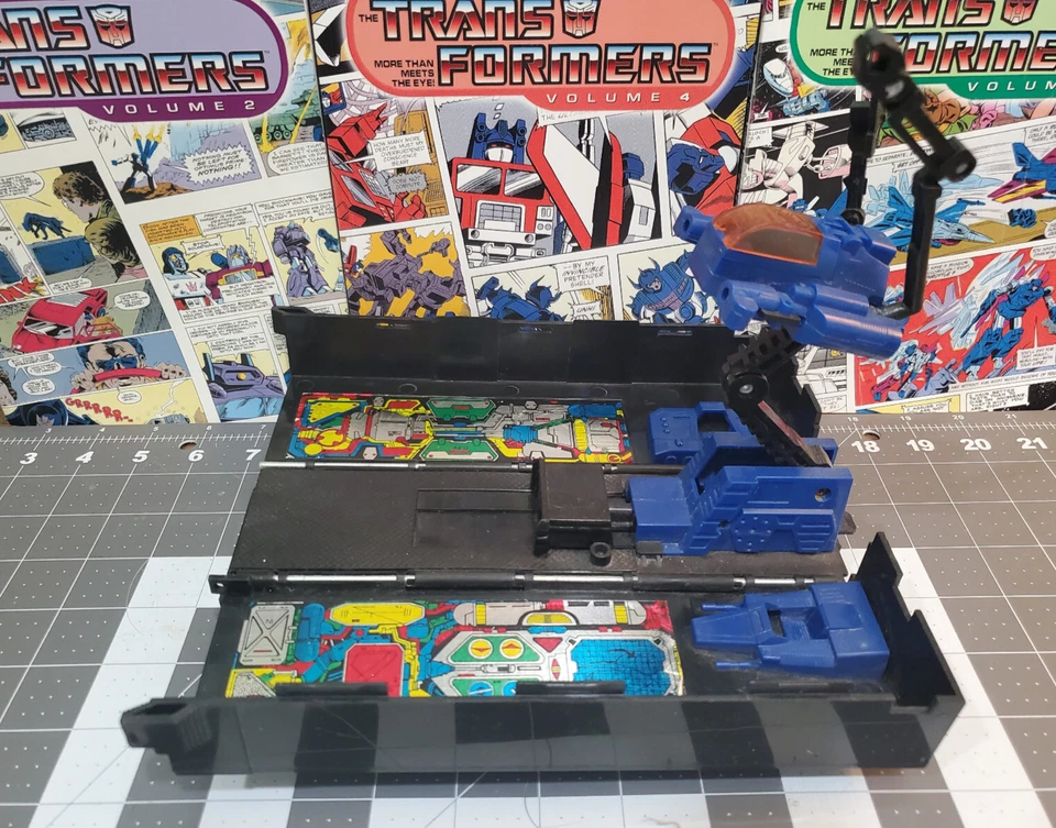 Vintage 1992 Transformers G2 Optimus Prime Trailer Only (INCOMPLETE PARTS ONLY) - Image 4 of 4