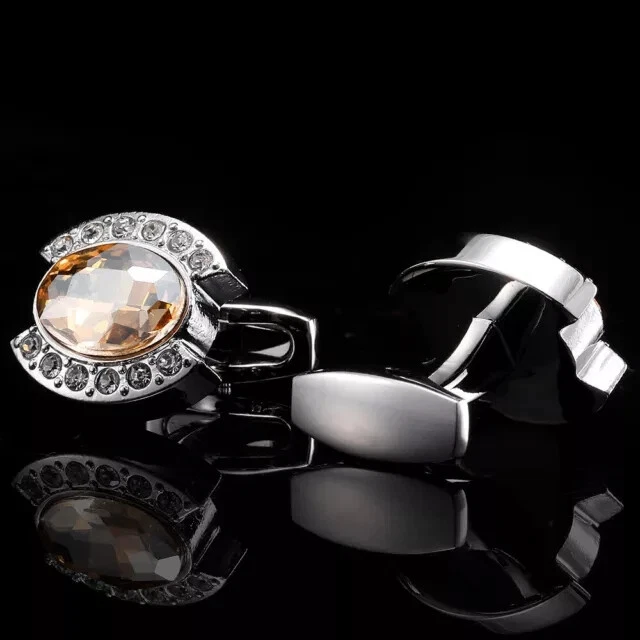 Gemelos de bisel de morganita creados en laboratorio de corte ovalado de 3,30 quilates para hombre enchapados en oro blanco de 14 quilates Foto 2 de 4