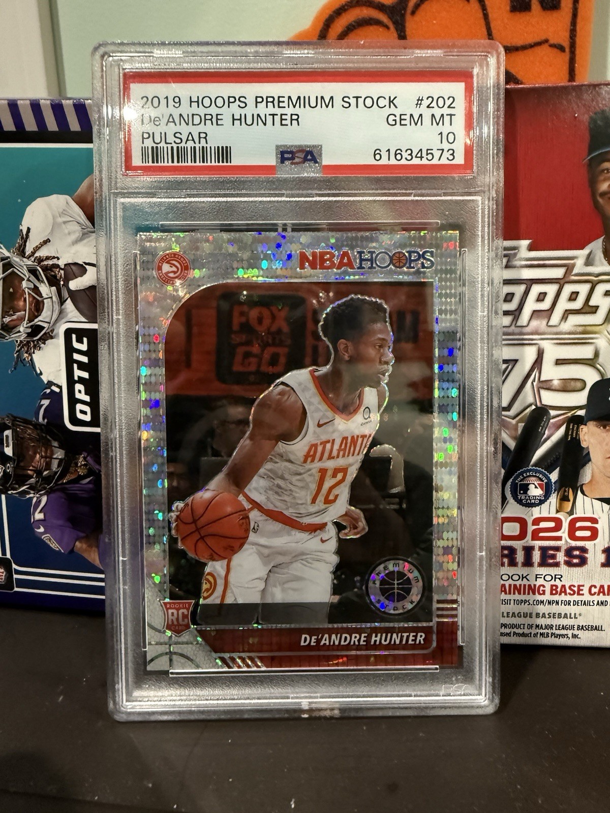 Panini 2019-20 Hoops Premium De'Andre Hunter Pulsar Rookie #202 PSA 10 Hawks