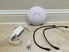 Ubiquiti UniFi AP Wireless Access Point w/ 24V PoE Injector Cables
