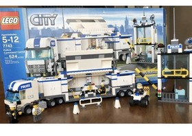 LEGO CITY: Police Command Center (7743) 100% complete w/ MANUALS  AND BOX