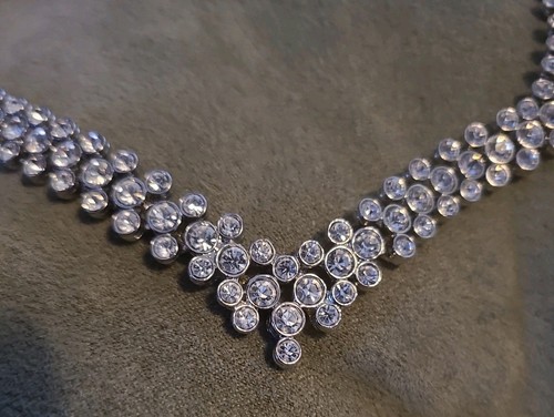 Vintage Rhinestone V Necklace - Picture 2 of 5