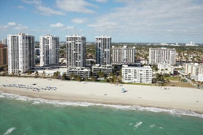 Aerial view Hollywood community Broward County Florida between Ft La 10