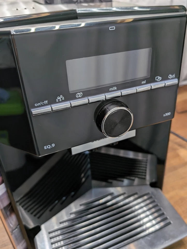 Siemens EQ.9 s300 Fully Automatic Bean To Cup  Coffee Machine - TI923309GB/21 - Image 2 of 4