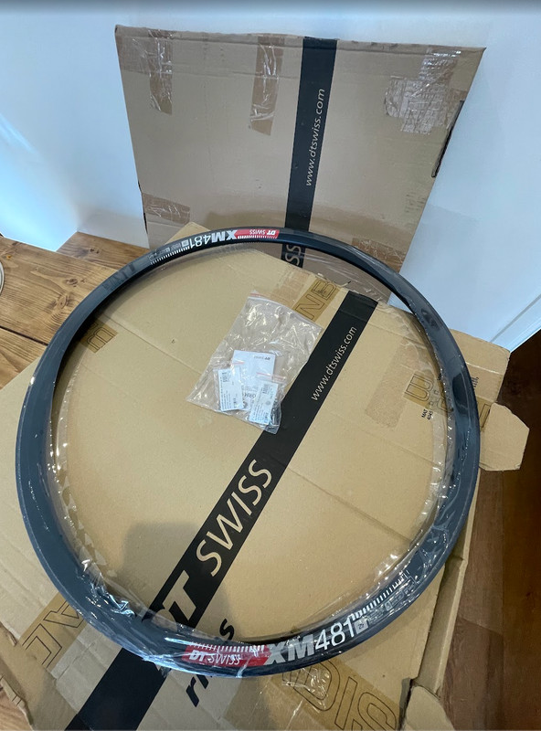 DT Swiss XM 481 rims 28 front, 32 rear