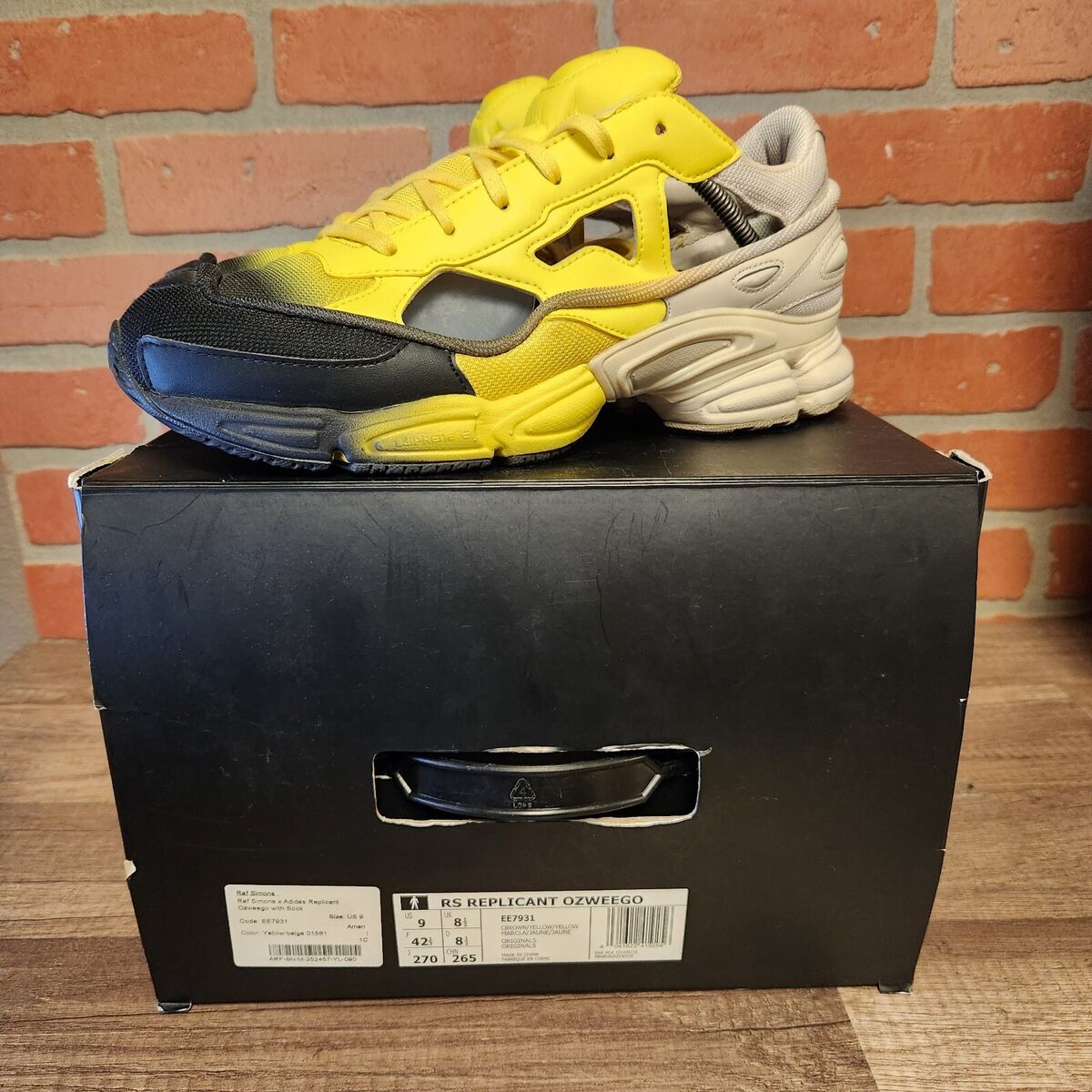 ADIDAS RAF SIMONS OZWEEGO REPLICANT BEIGE YELLOW SZ 9 EE7931 ADIDAS RAF SIMONS OZWEEGO REPLICANT BEIGE YELLOW SZ 9 EE7931